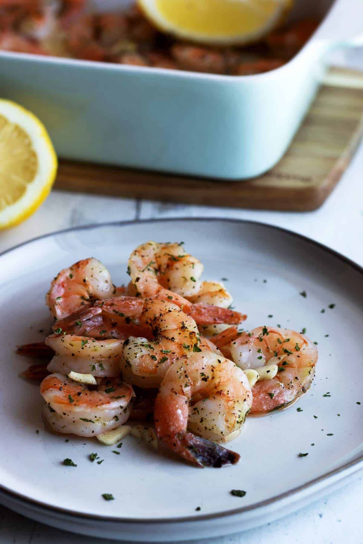 Easy-baked shrimp on a plate.