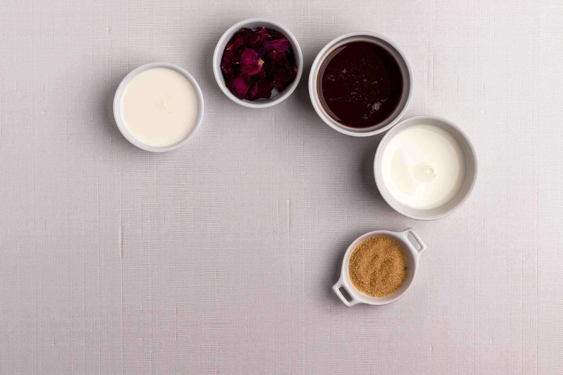Rose chai latte ingredients.