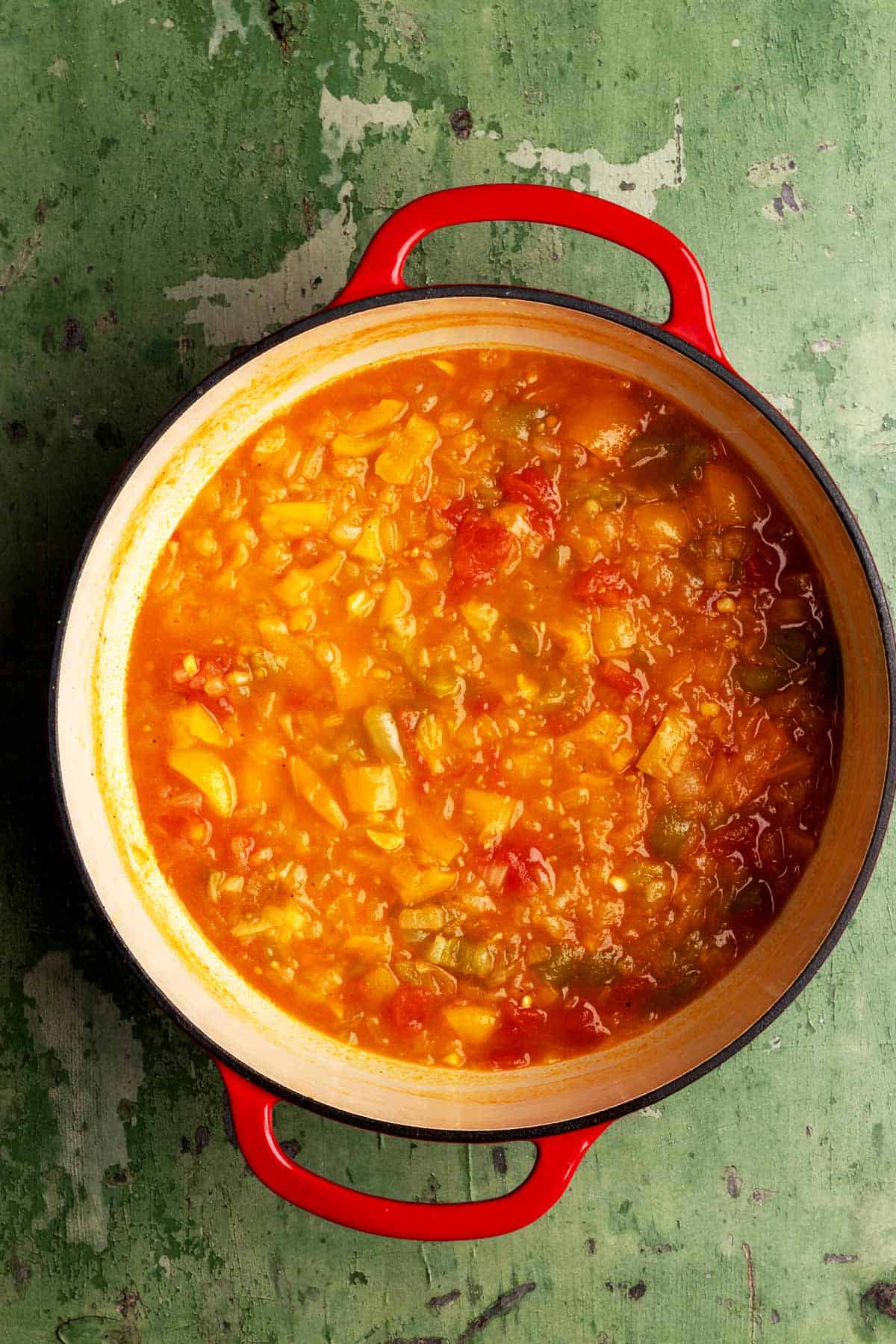 Cooked sataraš in a Dutch oven.